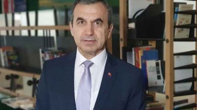 İstanbul Aydın Üniversitesi’nde öğretim görevlisi olarak görev yapan emekli Tuğgeneral