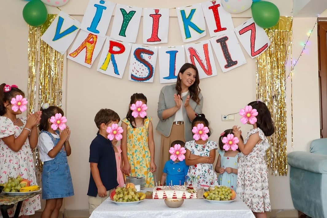 Esra Masatlı, Kimsesiz Çocuklarla Buluştu