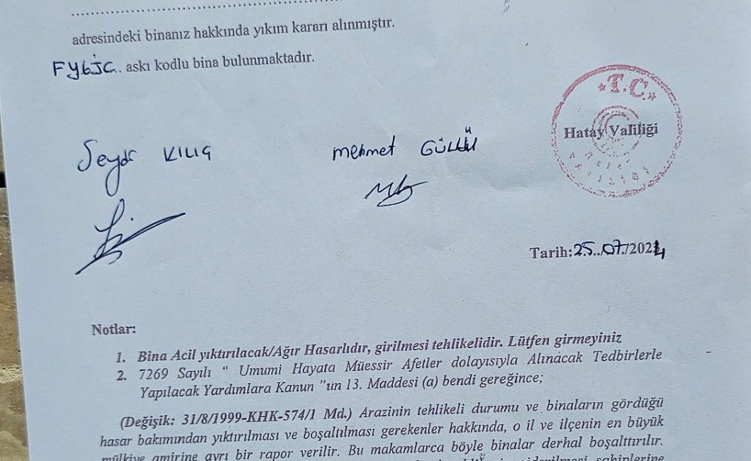 Çevre Şehircilik ve İklim Değişikliği Bakanlığı’nın, Antakya-Kışlasaray Mahallesi’nde orta hasarlı