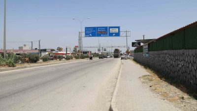 Hatay’ın Antakya ilçesinde, Habibi Neccar kavşağında meydana gelen trafik kazasında,