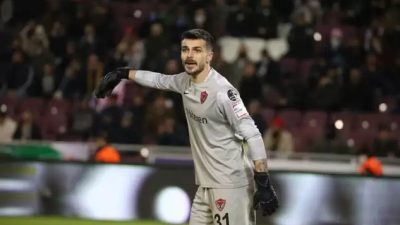 Antalyaspor teknik direktörü Aleks Souza’nın isteği üzerine Hatayspor kalecisi Abdullah