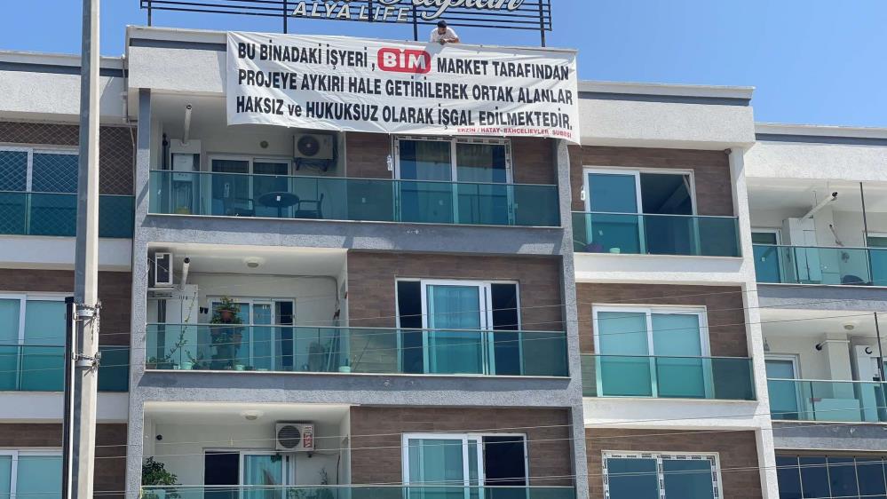 Hatay’ın Erzin ilçesinde apartman