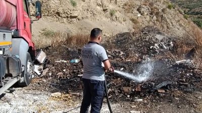 Hatay’ın Arsuz ilçesine bağlı Karahüseyinli Mahallesi’ndeki çöplük alanda henüz belirlenemeyen