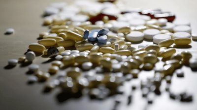 Japonya’da Kobayashi Pharmaceutical Co tarafından üretilen bir gıda takviyesi, kullanıcıları