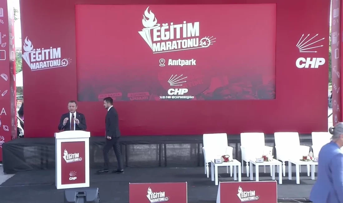 CHP Genel Merkezi, partili