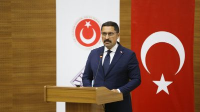 Hatay Mustafa Kemal Üniversitesinin (HMKÜ) ev sahipliğinde, kentin ana vatana