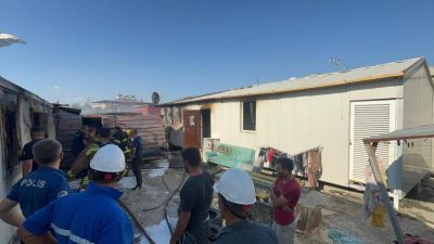 &nbsp; Hatay’ın Antakya ilçesi Sanayi Sitesi’nde, depremzede vatandaşların yaşadığı iki