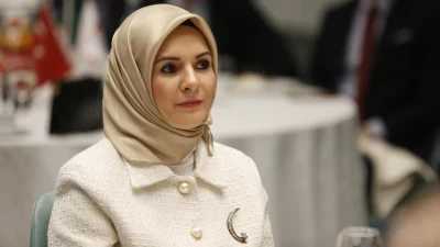 Aile ve Sosyal Hizmetler Bakanı Mahinur Özdemir Göktaş, mezuniyet töreninde