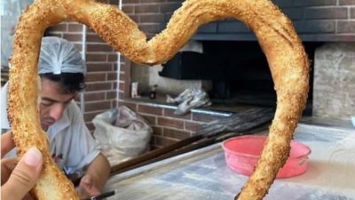 Eşi benzeri bir başka şehirde bulunmayan özel Antakya simidine farklı