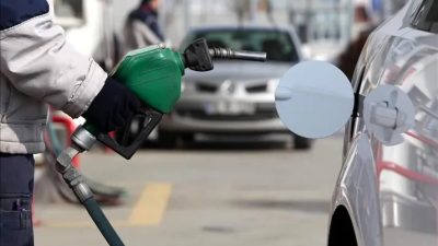 Petrol fiyatlarındaki dalgalanmalar ve döviz kuru hareketliliği, Türkiye’de akaryakıt fiyatlarını