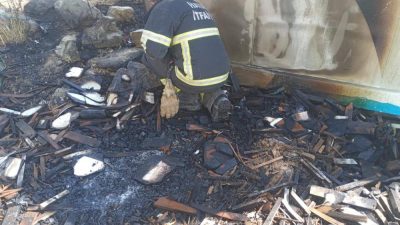 Hatay’ın Antakya ilçesinde, depremzede bir vatandaşın yaşadığı bireysel konteynerde yangın