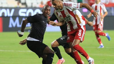 Hatayspor’un stoperi Guy-Marcelin Kilama, Antalyaspor maçında topa elle müdahalesi sonrası