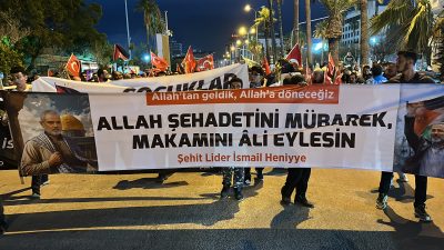 Hatay Antakya TOKİ Resulullah Camisi önünde toplanan vatandaşlar Hamas Siyasi