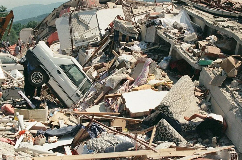 Gölcük Depremi’nin üzerinden 25 yıl geçti