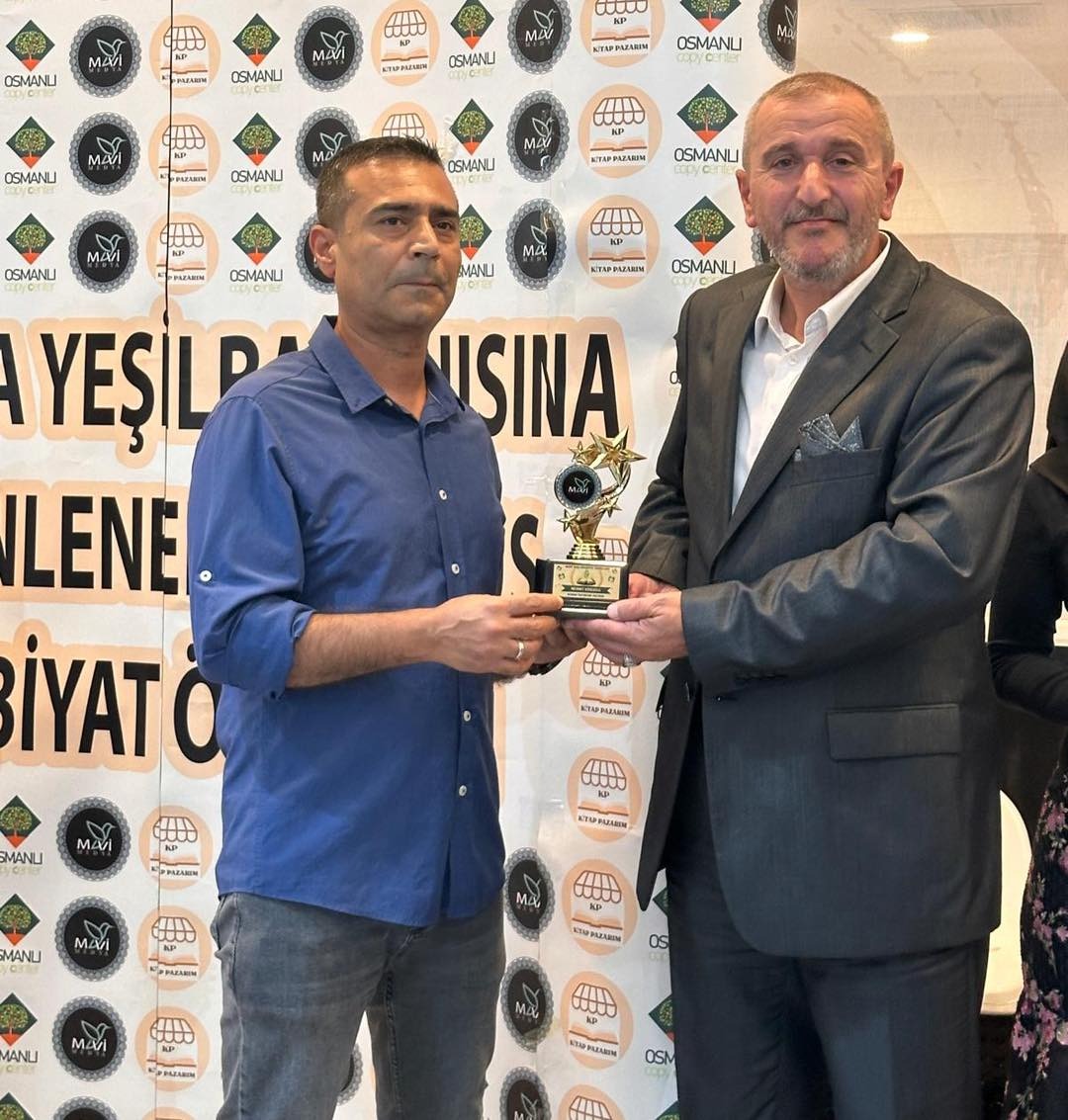 Mehmet Köseoğlu En İyi Roman Yazarı seçildi