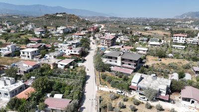 Hatay Büyükşehir Belediyesi (HBB), şehir genelindeki yol iyileştirme çalışmalarını hız