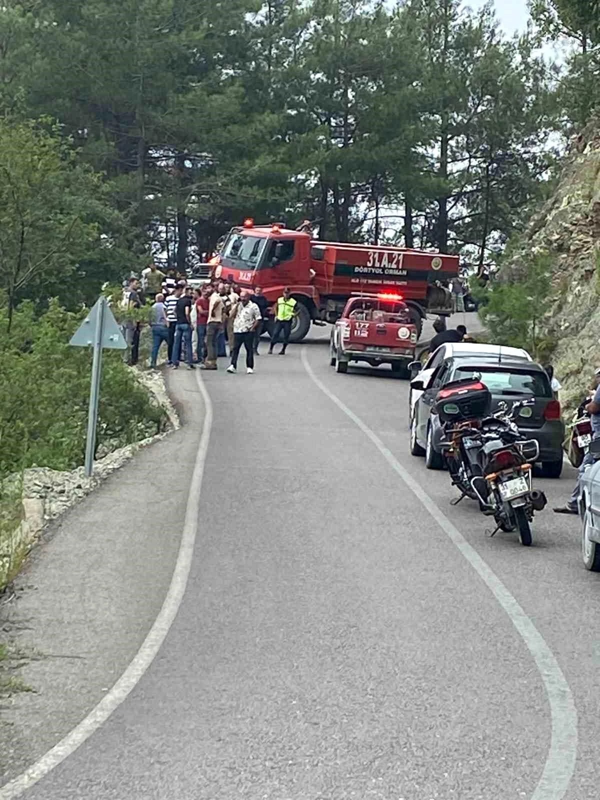 Dörtyol’da kaza: Sürücü uçurumdan düştü