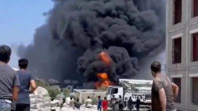 Hatay’ın Antakya ilçesinde yer alan bir şantiye alanında çıkan yangında