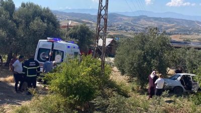 Hatay’ın Altınözü İlçesi’nde meydana gelen trafik kazasında, direksiyon hakimiyetini kaybeden