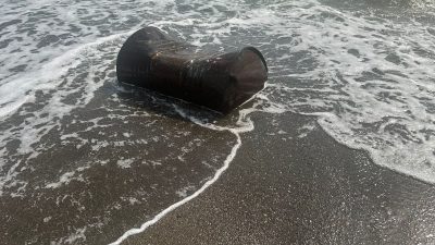 Samandağ-Çevlik sahilinde hafta sonu dikkat çeken bir olay yaşandı. Sahile