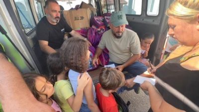 Fenomen Meriç Gültekin, yeni eğitim dönemi öncesinde depremzede çocuklara anlamlı