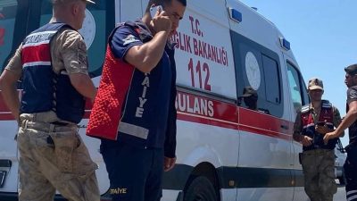 Antakya Reyhanlı Yolu üzerinde direksiyon hakimiyetini kaybeden bir otomobil, kontrolden