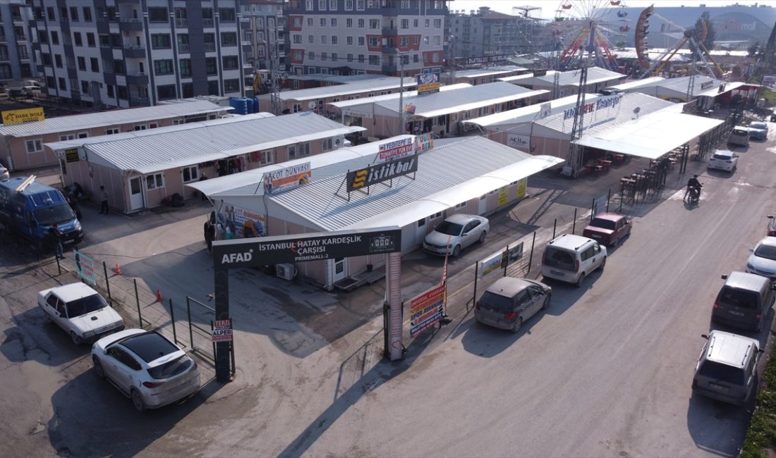 Hatay’da prefabrik çarşılarda hizmet