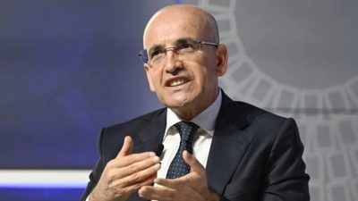 Hazine ve Maliye Bakanı Mehmet Şimşek, enflasyonu düşürme konusundaki kararlılığını