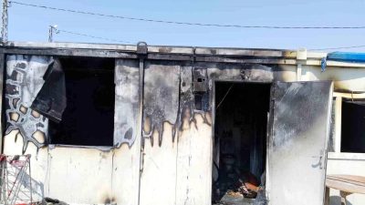 Hatay’ın İskenderun ilçesinde depremzede vatandaşların yaşadığı konteyner, bilinmeyen bir nedenle