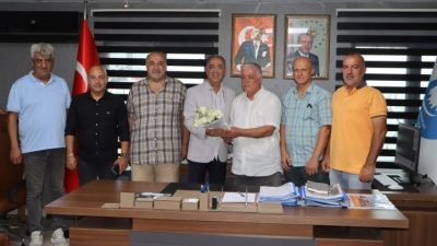 Türkiye Gazeteciler Cemiyeti Hatay İl Temsilcisi Mithat Kalaycıoğlu ve beraberindeki