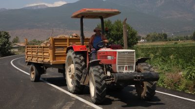 Hatay Büyükşehir Belediyesi (HBB), il genelindeki tarımsal kalkınmayı desteklemek amacıyla