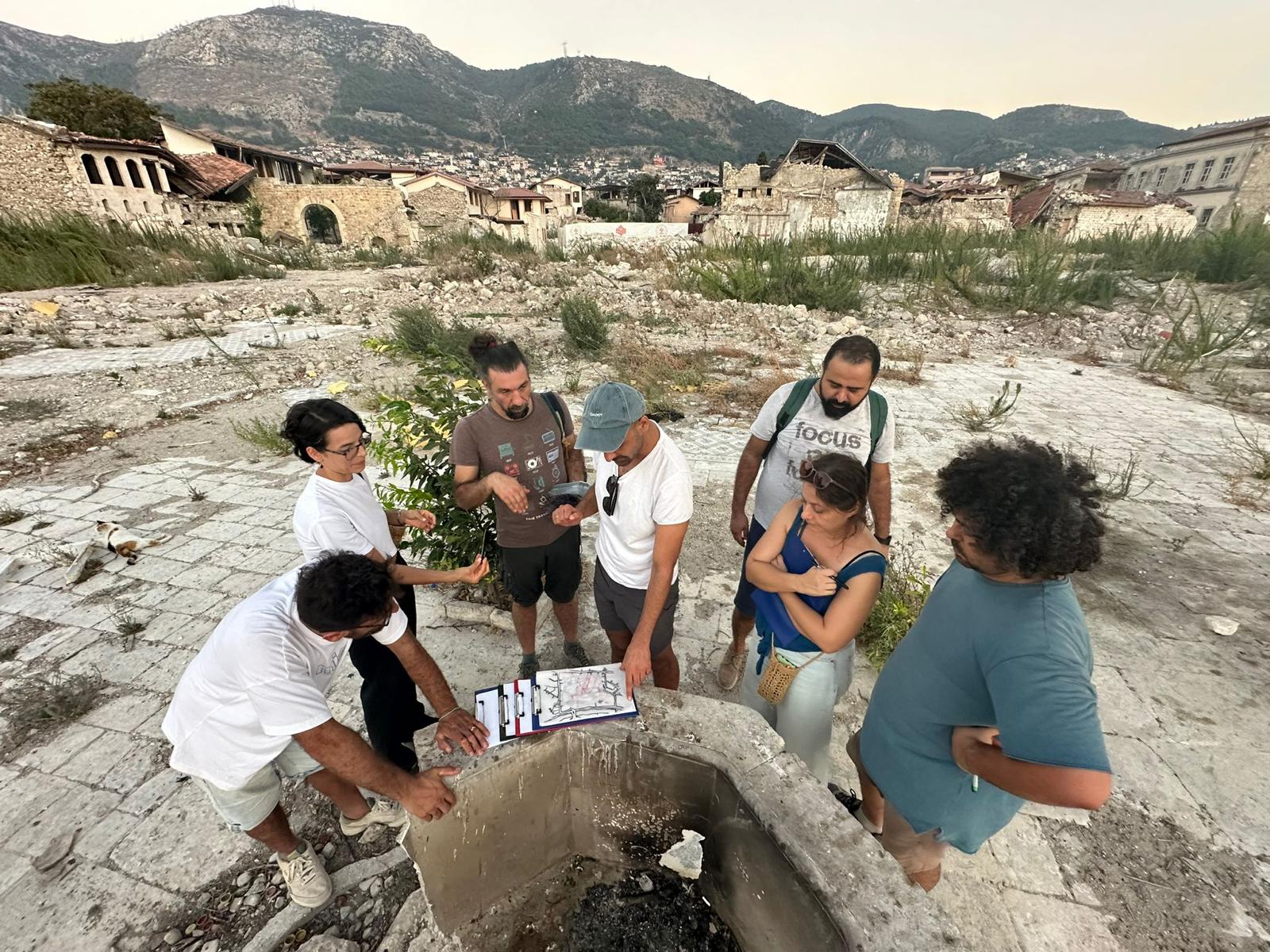 Sanatçı Emrah Gökdemir ile “Palimpsest Haritalar”