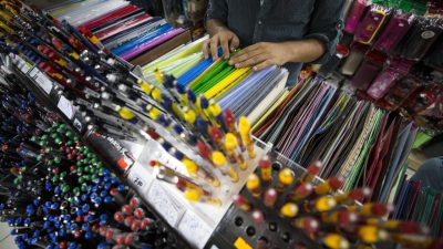 Ticaret Bakanlığı, ülke genelinde başta zincir marketler ve kırtasiyeler olmak