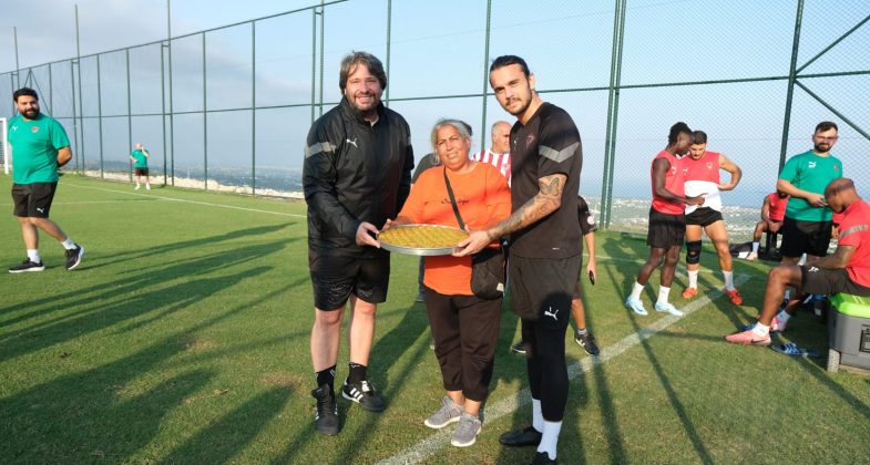 Hatayspor’a moral baklavası