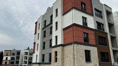 Hatay’ın Dörtyol ilçesinde, 6 Şubat depremlerinin ardından yapımına başlanan afet