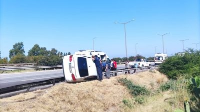 Payas-Dörtyol TEM Otoyolu üzerinde seyir halindeki bir otomobil, kontrolden çıkarak