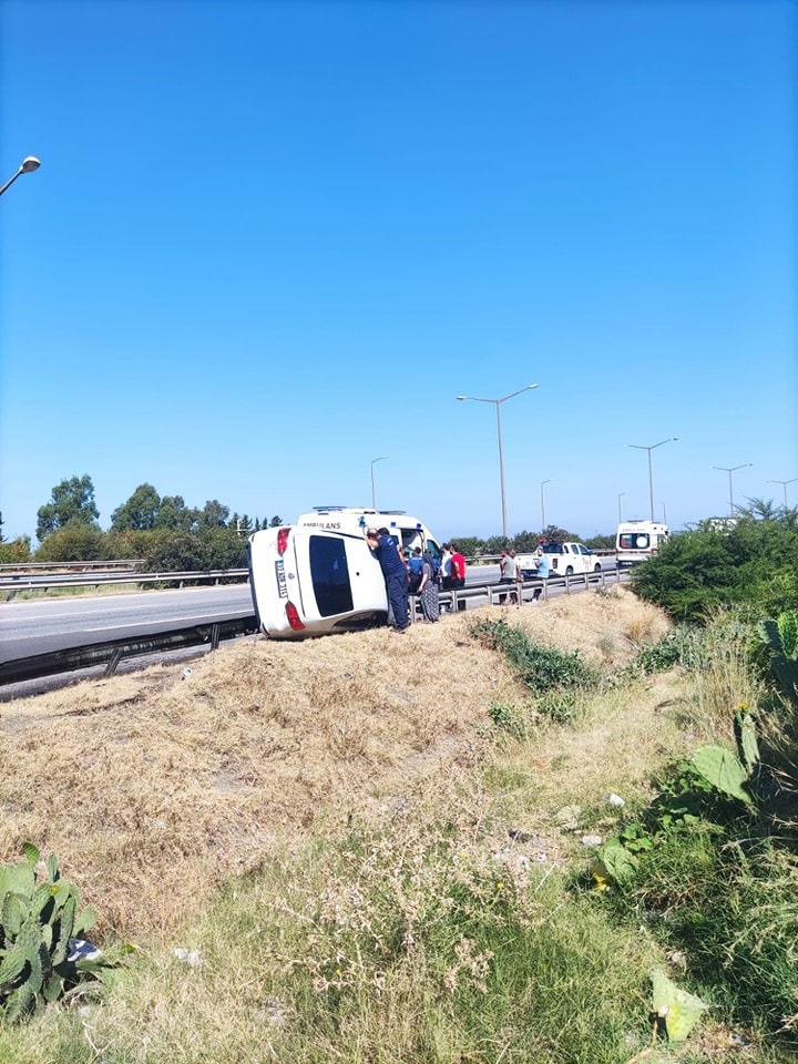 Seyir halindeki araç takla attı