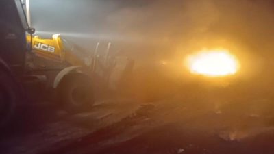 Hatay’ın Reyhanlı ilçesinde, Afrin Kanalı çevresindeki bir çöplükte yangın çıktı.