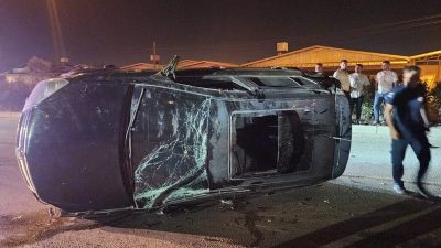 Antakya’da bir trafik kazası sonucu sürücü yaralandı. Edinilen bilgilere göre,