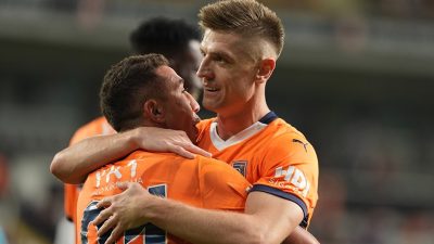 UEFA Konferans Ligi play-off turunda mücadele eden RAMS Başakşehir, İrlanda’nın