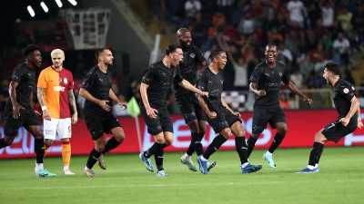 Süperlig’in Galatasaray ve Hatayspor arasındaki açılış maçında ilk santra ve