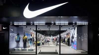 Nike, Türkiye’den yapılan online siparişlerin geçici olarak askıya alındığını duyurdu.