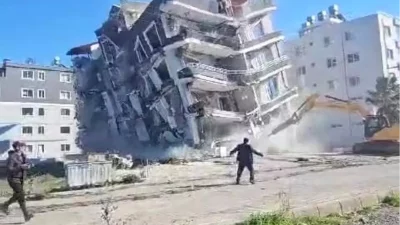 Hatay’ın Antakya ilçesinde, Kahramanmaraş merkezli depremler sonrası ağır hasar gören