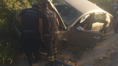 Antakya-İskenderun yolunun 25. Km’sinde bir otomobil direksiyon hakimiyetinin muhtemelen kaybolması