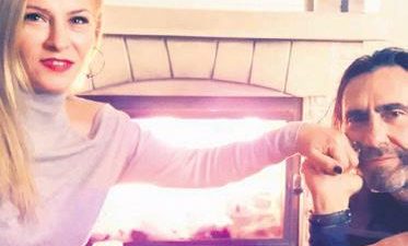 Ünlü oyuncu Peker Açıkalın’ın beyin kanaması geçirdiği ve konuşma yetisini