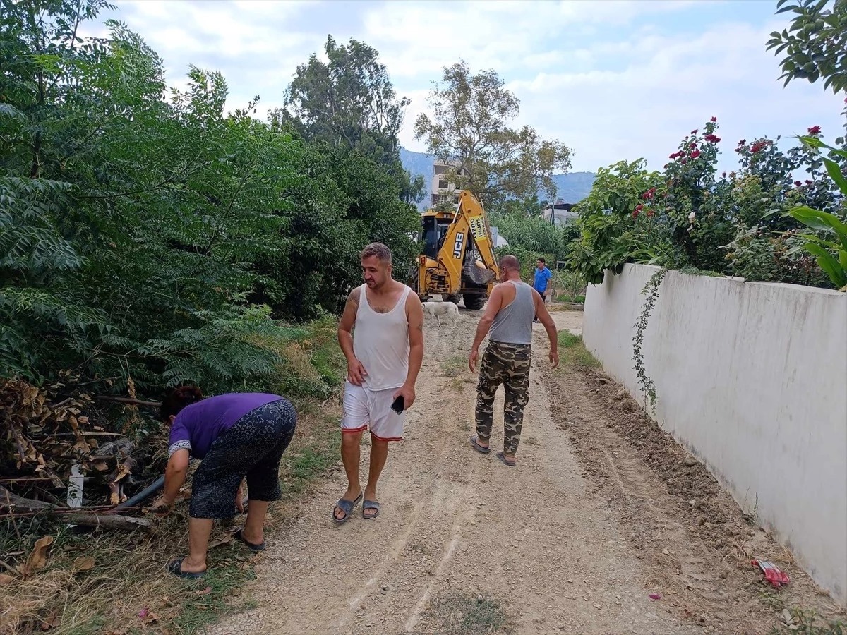 Samandağlılar mahallelerini temizledi 