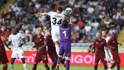 Hatayspor, sahada ne yaptığını bilemeyen futbolcularıyla sezonun en kötü oyunlarından