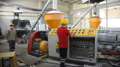 Sanayi üretim endeksi, temmuz ayında aylık bazda yüzde 0,4 artarken,