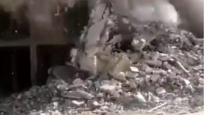 Kahramanmaraş merkezli depremler sonucunda ağır hasar gören binaların yıkım çalışmaları