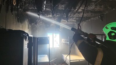 Antakya’da TOKİ inşaatlarında çalışan personelin kaldığı konteynerlerde yangın çıktı. Hafta